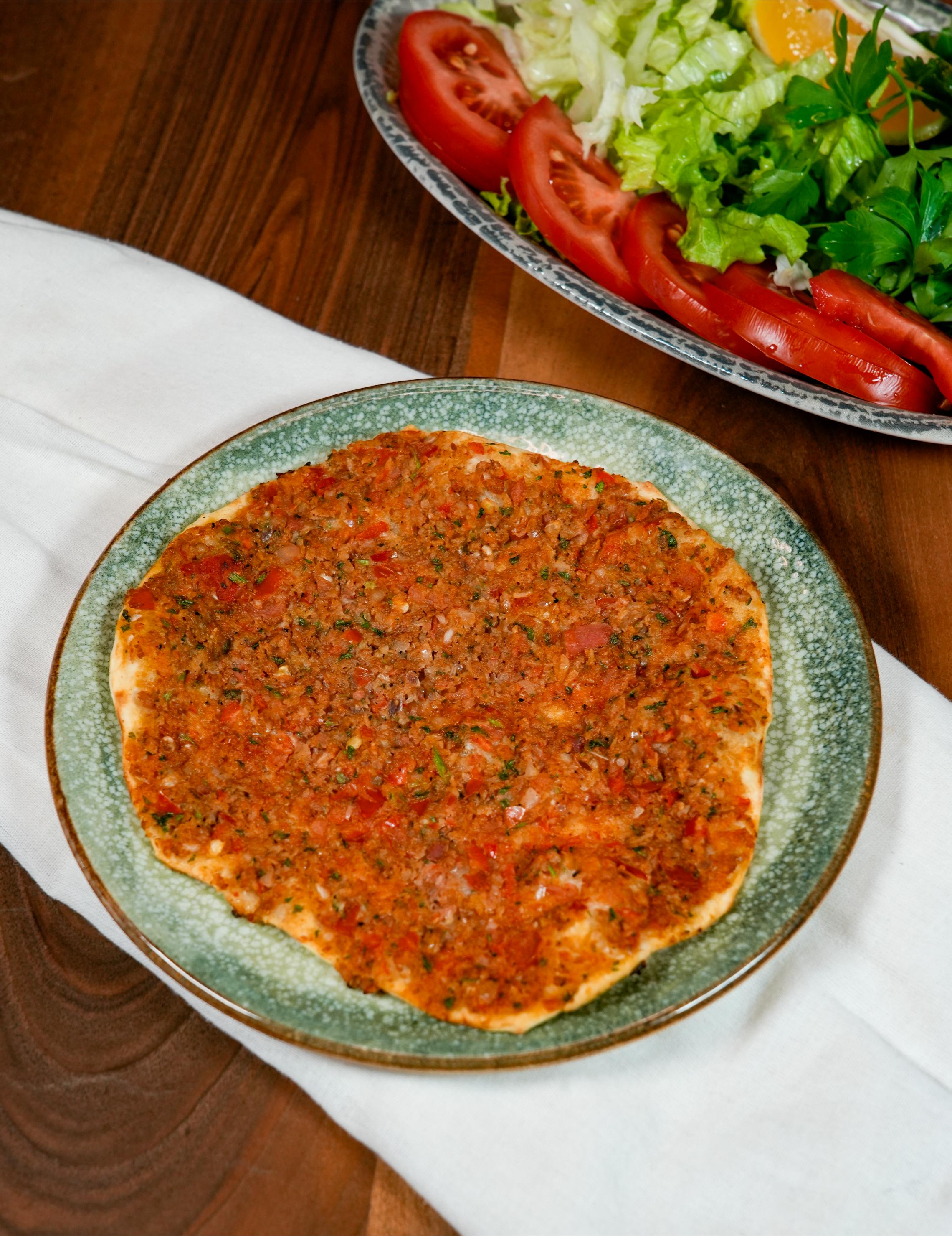Ceviz Lahmacun
